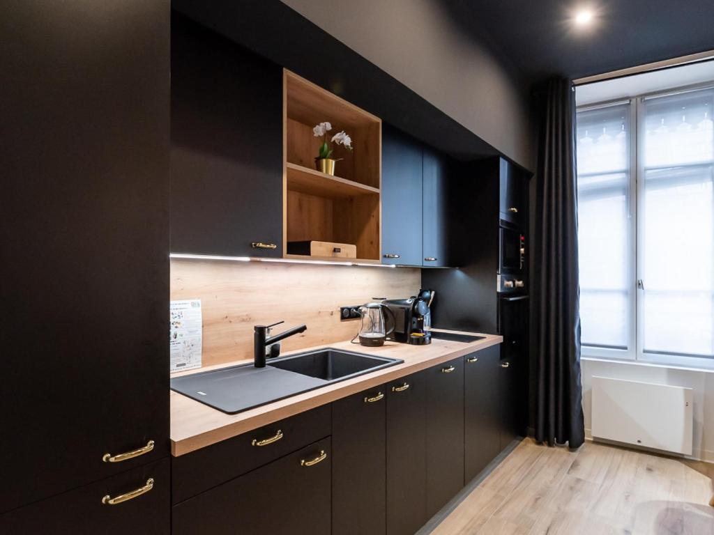 Appartement Chic Proche Bellecour Avec Parking ลียง ภายนอก รูปภาพ